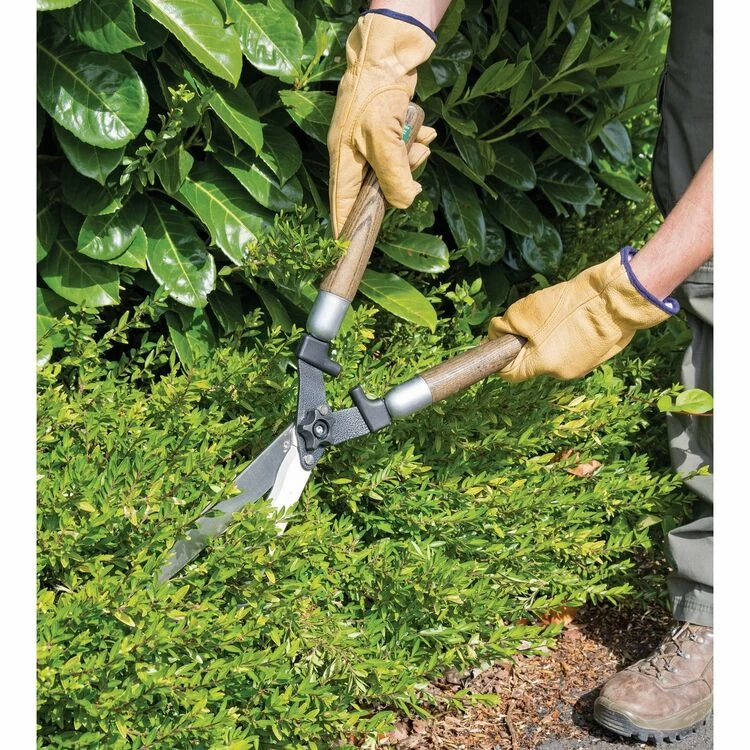 Draper 36792 Garden Shears With Wave Edges And Ash Handles (230mm) - Image 2