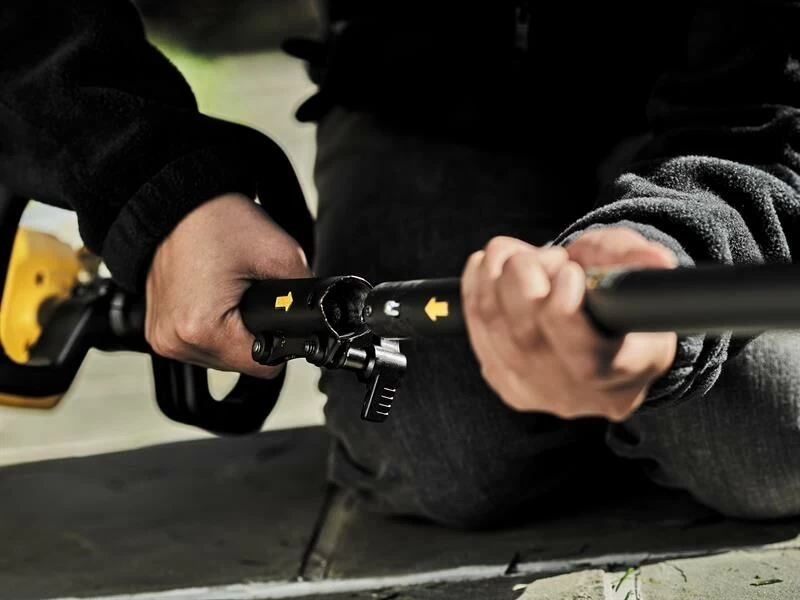 DEWALT DCMAS5713X1 XR FlexVolt Split Boom System + Grass Trimmer 54V 1 X 3.0Ah Li-ion - Image 4