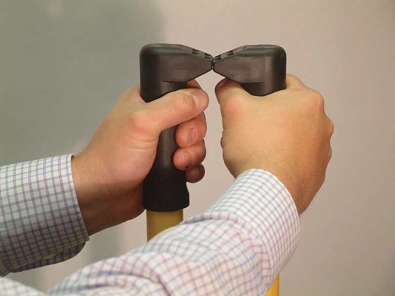 Roughneck Traditional Pattern Post Hole Digger 135mm (5.3/8in) - Image 3